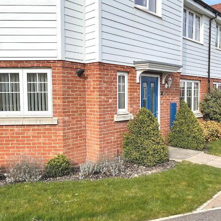 Ashford Holiday Home Sleeps 6 Free Parking Wifi Willesborough Esterno foto