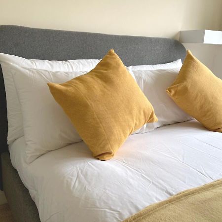 Ashford Holiday Home Sleeps 6 Free Parking Wifi Willesborough Esterno foto