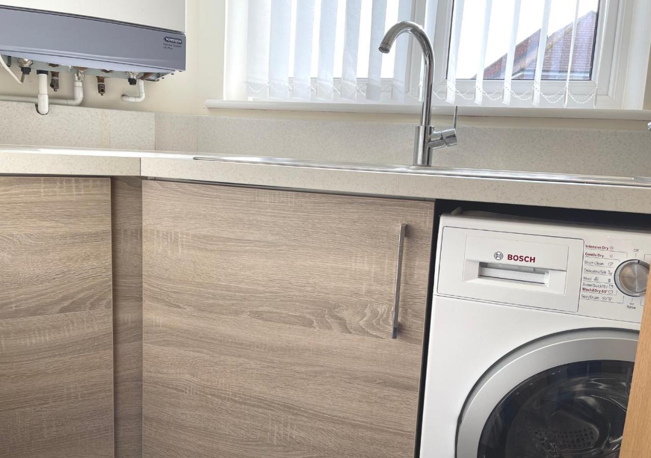 Ashford Holiday Home Sleeps 6 Free Parking Wifi Willesborough Esterno foto