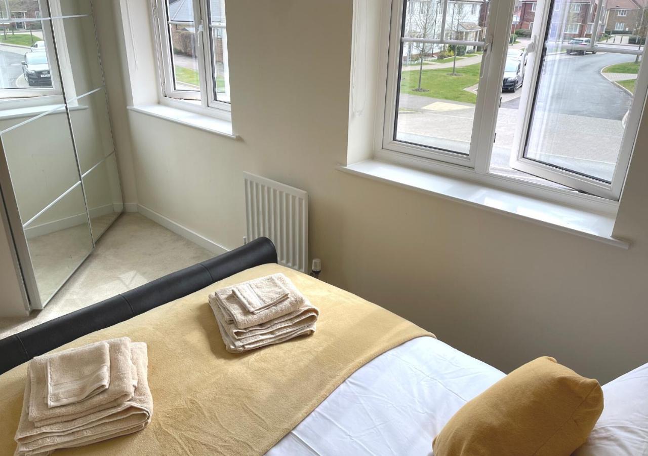 Ashford Holiday Home Sleeps 6 Free Parking Wifi Willesborough Esterno foto