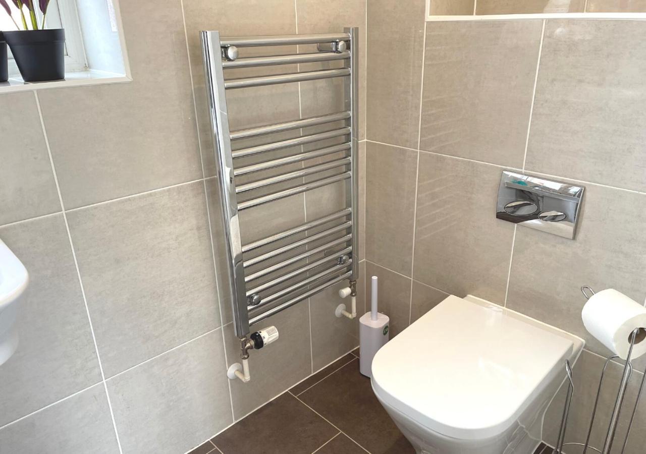 Ashford Holiday Home Sleeps 6 Free Parking Wifi Willesborough Esterno foto