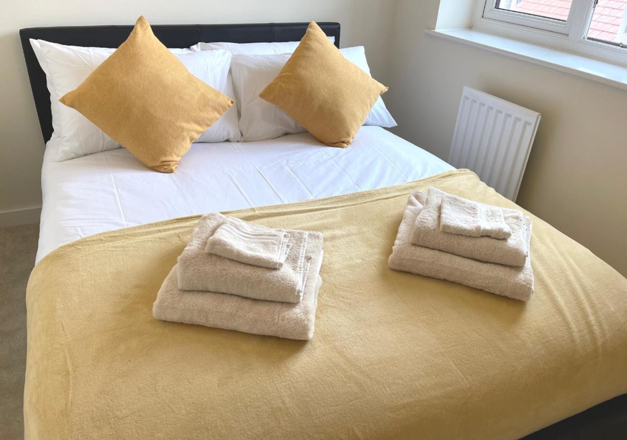 Ashford Holiday Home Sleeps 6 Free Parking Wifi Willesborough Esterno foto
