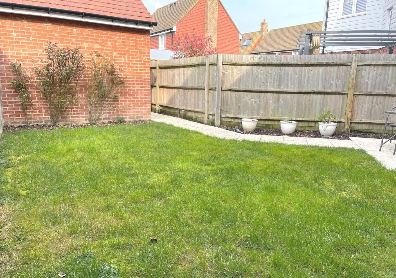 Ashford Holiday Home Sleeps 6 Free Parking Wifi Willesborough Esterno foto