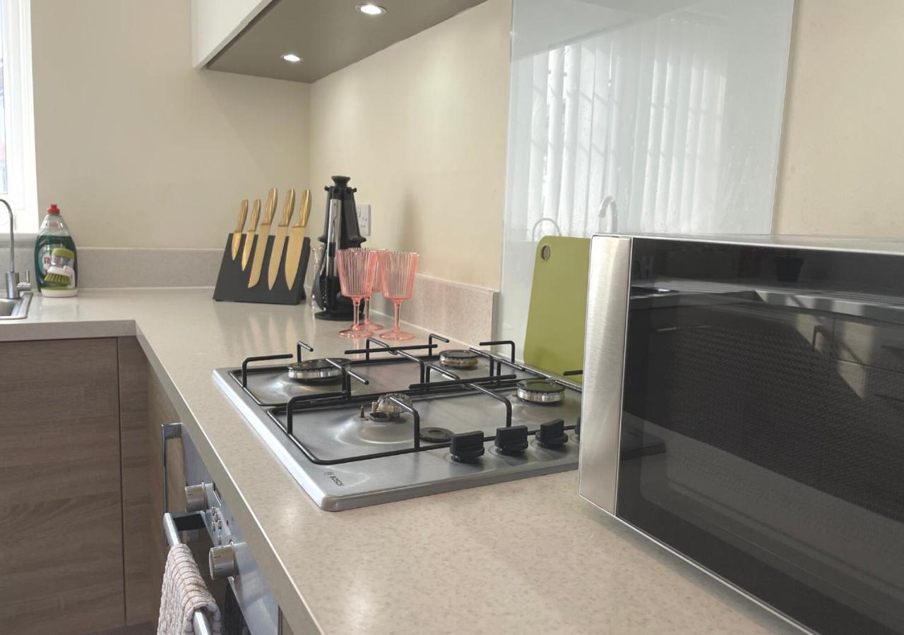 Ashford Holiday Home Sleeps 6 Free Parking Wifi Willesborough Esterno foto