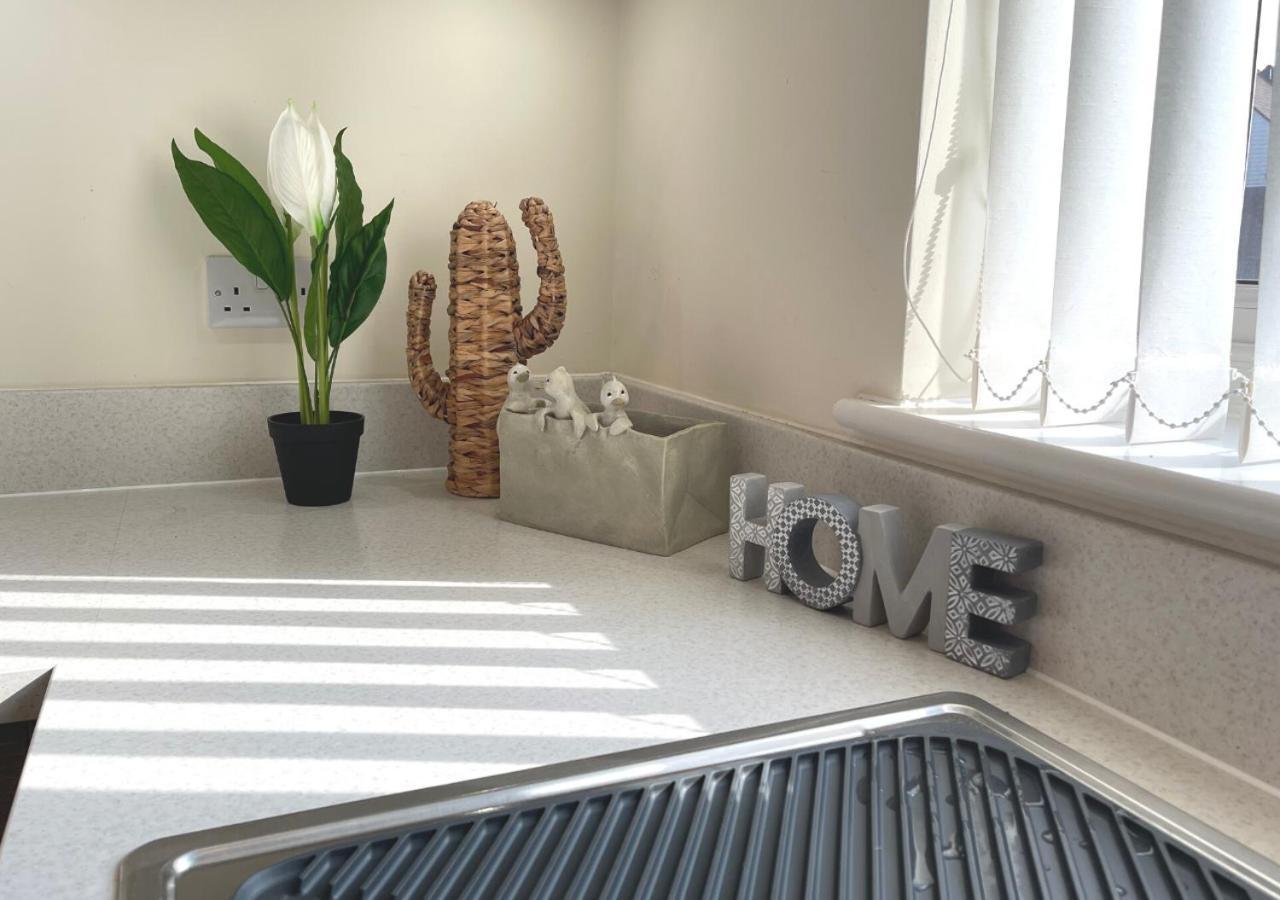 Ashford Holiday Home Sleeps 6 Free Parking Wifi Willesborough Esterno foto