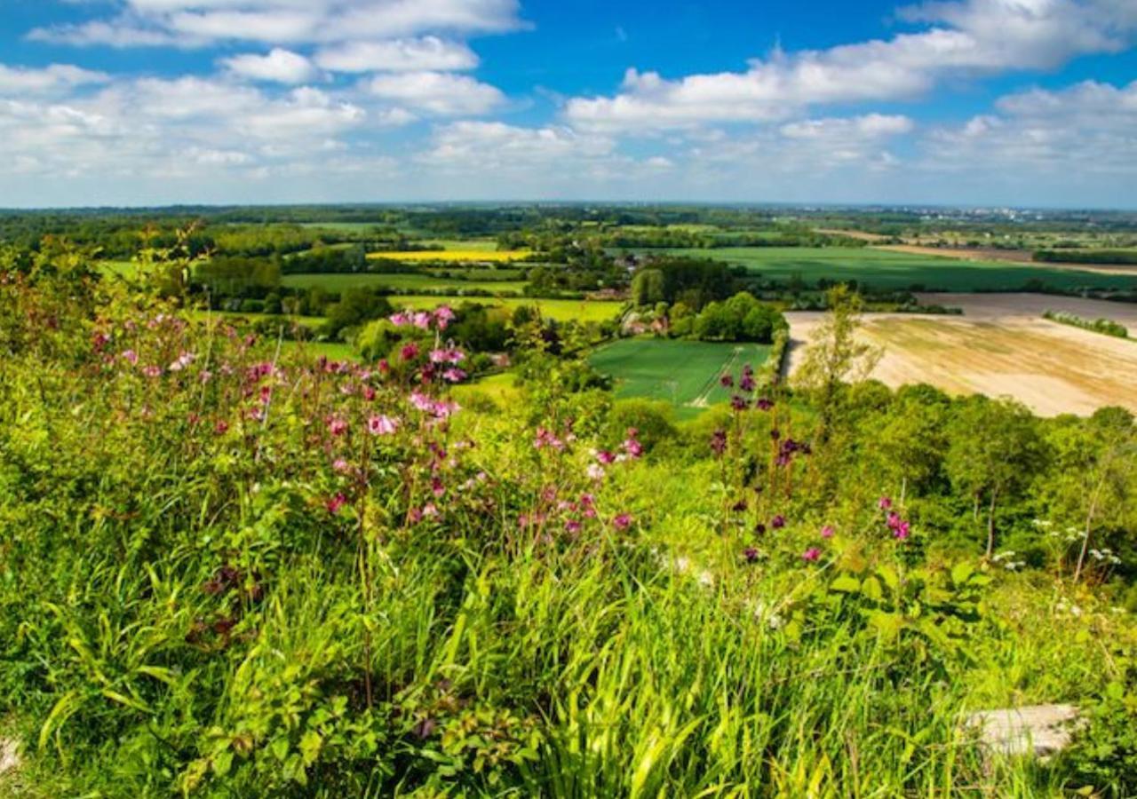 Ashford Holiday Home Sleeps 6 Free Parking Wifi Willesborough Esterno foto